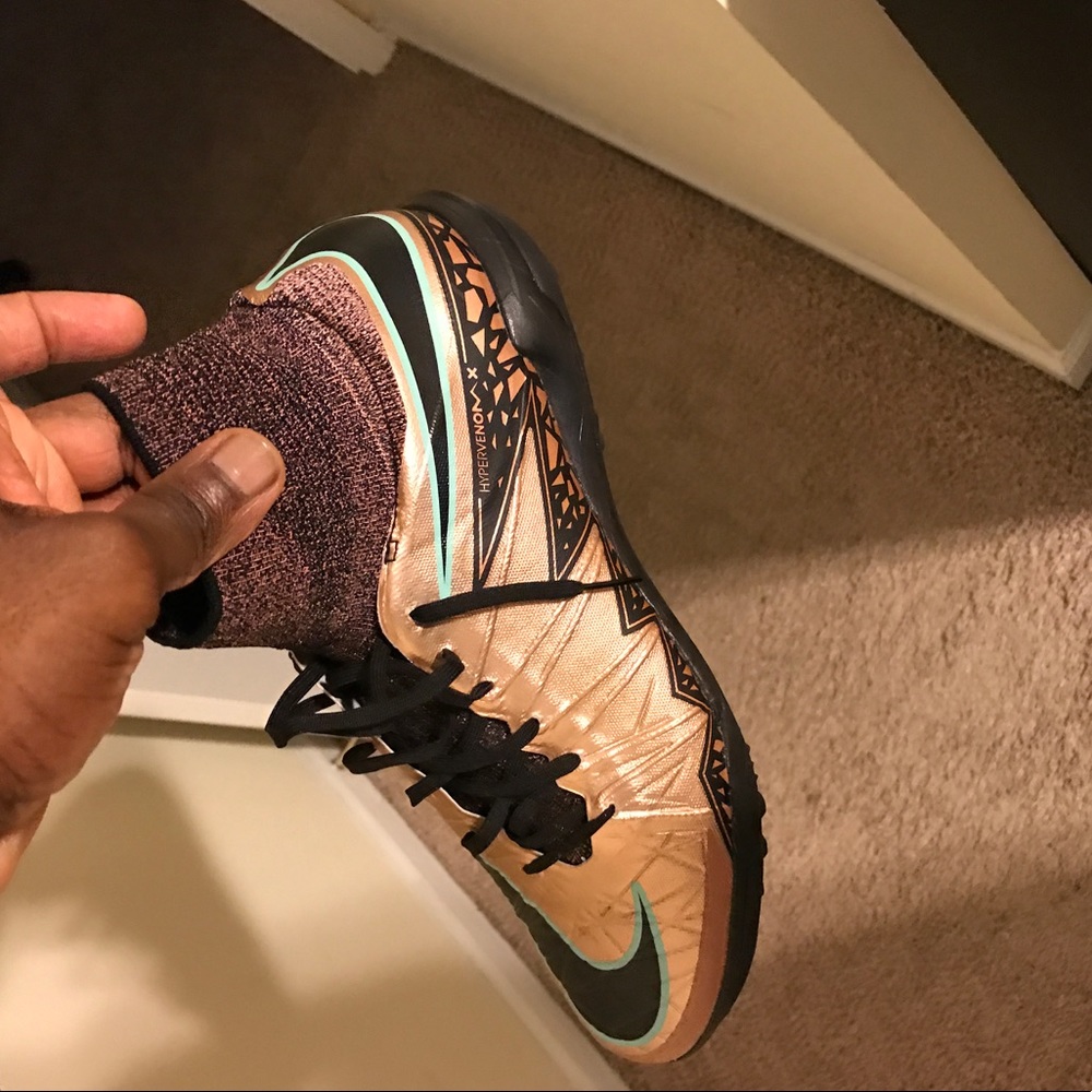 Nike unlimited edition gold pack
